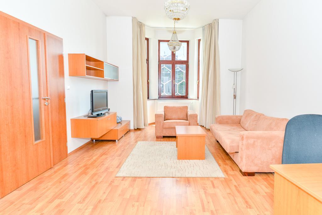 Apartment Downtown Zilina Bagian luar foto