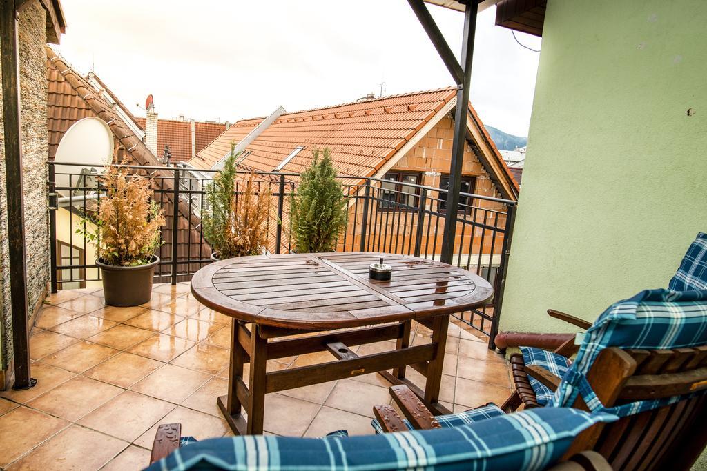 Apartment Downtown Zilina Bagian luar foto